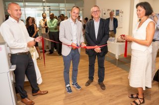 Le conseiller d'Etat Mathias Reynard et Eric Bonvin, directeur général de l’Hôpital du Valais ont inauguré ensemble les nouveaux locaux du CCPP à Sion