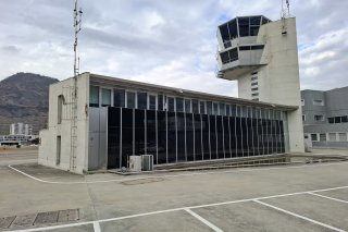 Tout ce qui survole le Valais passe par la tour de contrôle de l'aéroport de Sion