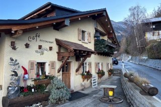 Le Café des Promeneurs, à Itravers.