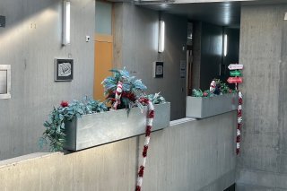 La prison de Sion décorée à l'occasion des fêtes de fin d'année.