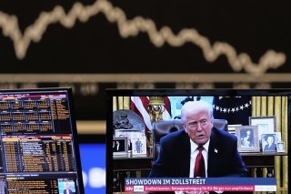 La guerre commerciale déclarée par le bouillonnant président des Etats-Unis mercredi soir n'en finit plus de laminer les indices boursiers depuis. (archive) KEYSTONE/AP/MICHAEL PROBST