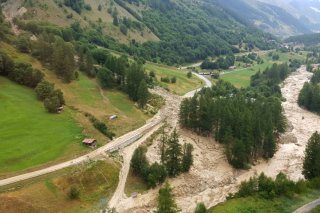 D'autres éboulements et laves torrentielles ne peuvent être exclus ces prochains jours dans le Lötschental. KEYSTONE/RFS LOETSCHENTAL