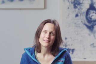 Le court-métrage d'Adriano Koch dévoile l'univers cyanotype de Fanny Zambaz