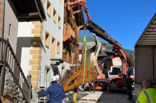 La mise en place a nécessité précision et précautions