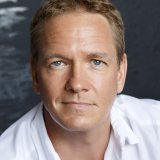 Avec "Un spectacle de droite", l'humoriste Vincent Kucholl montera pour la première fois sur les planches en solo. KEYSTONE/SALVATORE DI NOLFI