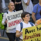 A Genève, les enseignants du secondaire II sont invités à faire la grève des notes. Votée en fin d'année scolaire, cette mesure de lutte prolonge le mouvement social lancé au printemps contre la nouvelle directive sur le temps de travail (archives). KEYSTONE/MARTIAL TREZZINI