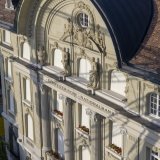 Les économistes d'UBS anticipent cependant une nouvelle appréciation du franc face au dollar, la Réserve fédérale américaine (Fed) étant susceptible d'abaisser son taux directeur au cours de l'année à venir. Un renforcement du franc exercerait une pression supplémentaire sur la BNS, selon eux. KEYSTONE/URS FLUEELER