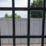 Le Parlement veut prolonger l'internement (archives). KEYSTONE/URS FLUEELER