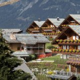 Le conseil communal de Crans-Montana a décidé de créer une zone réservée pour sa zone à bâtir, et ce pour une durée de 5 ans (photo d'illustration). KEYSTONE/ENNIO LEANZA