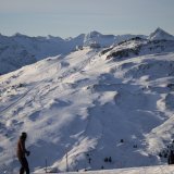 Vue sur le Crap Sogn Gion dans le domaine skiable de la Weisse Arena (archives). KEYSTONE/GIAN EHRENZELLER