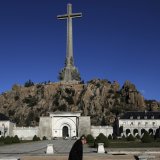 La basilique qu'a fait ériger France est couronnée d'une croix de 150 mètres de haut (archives). KEYSTONE/AP/MANU FERNANDEZ