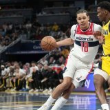 Kyshawn George (à gauche) et les Wizards ont subi la loi des Pacers vendredi KEYSTONE/AP/AJ Mast
