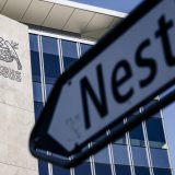 Le lait infantil concerné est destiné aux bébés de la naissance à l'âge de six mois (archives). KEYSTONE/JEAN-CHRISTOPHE BOTT