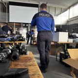 Les aspirants lors de la remise du matériel, ce lundi matin.