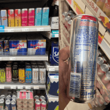 Interdits à la vente aux moins de 16 ans dans le Migros Partenaire de Chamoson et dans le café voisin, Le Vat'.