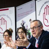 Pour Eric Bonvin (tout à droite), le directeur general de l’Hôpital du Valais, cette démarche veut générer un dialogue avec les patients et les familles et préserver les collaborateurs de l’institution.