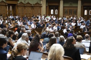 Après le Conseil des Etats, le National a accepté un développement de l'acquis de Schengen visant à améliorer le signalement des terroristes présumés (archives). KEYSTONE/ANTHONY ANEX