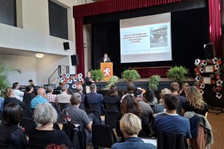 Une assistance attentive aux défis de rendra accessible à tous ce qui ne l'est toujours pas