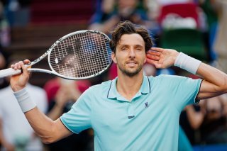 Arthur Rinderknech a rejoint son cousin Valentin Vacherot en demi-finale à Shanghai KEYSTONE/EPA/ALEX PLAVEVSKI