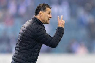 Didier Tholot attend une réaction de ses joueurs mardi soir KEYSTONE/PHILIPP SCHMIDLI