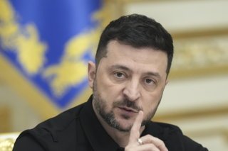 Volodymyr Zelensky réagit au scandale de corruption qui touche même ses proches (archives). KEYSTONE/EPA/STRINGER