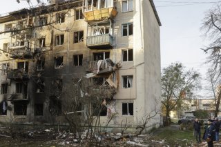 Il s'agit d'une des pires attaques sur la capitale ukrainienne en terme de nombre de "missiles utilisés" par la Russie, selon le gouvernement. KEYSTONE/EPA/SERGEY DOLZHENKO