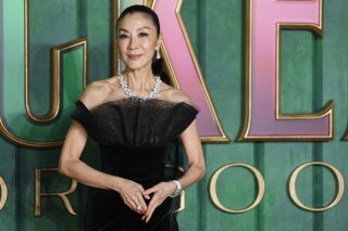 L'actrice Michelle Yeoh recevra un Ours d'or d'honneur pour l'ensemble de sa carrière lors du prochain festival du film de Berlin (archives). KEYSTONE/EPA/NEIL HALL
