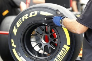 Les pneus serviront durant 25 tours au maximum lors du GP du Qatar KEYSTONE/AP/Luca Bruno