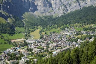 Dès 2027, Loèche-les-Bains (VS) bénéficiera d'un chauffage à distance. (image d'illustration) Keystone/LAURENT GILLIERON