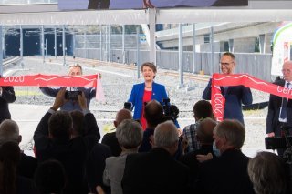 Le tunnel de base du Ceneri (Tessin), dernière étape de la construction des nouvelles lignes ferroviaires à travers les Alpes (NLFA), a été inauguré le 4 septembre 2020 par l'ancienne ministre des transports Simonetta Sommaruga (archives). KEYSTONE/SAMUEL GOLAY