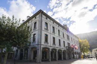 En cas d'acceptation du conseil général de Martigny, le 9 décembre prochain, le Tribunal des districts de Martigny et St-Maurice déménagera courant 2026. KEYSTONE/CYRIL ZINGARO