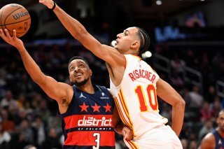 CJ McCollum (à gauche) a été le grand artisan de la victoire des Wizards contre les Hawks de Zaccharie Risacher. KEYSTONE/AP/John McDonnell
