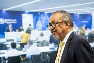 Le directeur général de l'Organisation mondiale de la santé (OMS) Tedros Adhanom Ghebreyesus insiste sur le caractère "indispensable" des vaccins contrairement à l'administration américaine. KEYSTONE/MARTIAL TREZZINI