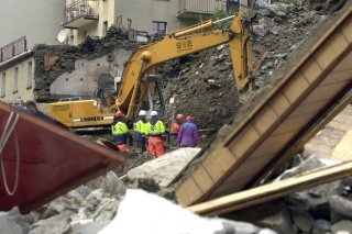 Les travaux de déblaiement à Gondo le 17 octobre 2000