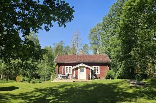 Une ancienne résidente suisse lance un appel à l’aide sur Facebook. Elle cherche du renfort pour nettoyer sa propriété en Suède, endommagé par la tempête Floris, début août.