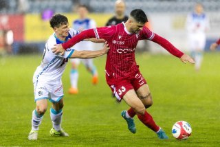 À l'image de Rilind Nivokazi (en rouge), les Valaisans n'ont jamais abdiqué malgré les vents contraires.