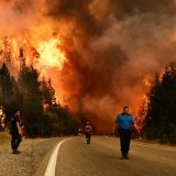 Les feux qui dévastent la Patagonie depuis le début de l'an ont amené le gouvernement argentin à proclamer "l'urgence incendies". KEYSTONE/AP/Maxi Jonas