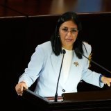 La présidente par intérim a annoncé une amnistie générale au Venezuela. KEYSTONE/AP/Ariana Cubillos