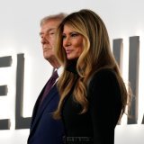 Le documentaire Melania, à la première duquel on voit arriver le couple présidentiel jeudi dernier, entre au box-office à la 3e place. KEYSTONE/AP/Jose Luis Magana