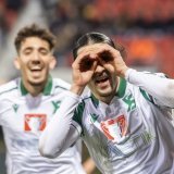 La célébration d'Elias Pasche après son égalisation face à Neuchâtel Xamax en Coupe de Suisse mardi. KEYSTONE/CYRIL ZINGARO