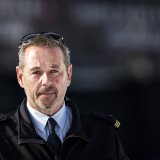 Le chef des pompiers de Crans-Montana David Vocat sera auditionné, mais pas comme prévenu.