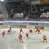 Les Sierrois, en plein rush offensif, lors du derby contre Viège