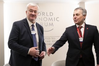 Ignazio Cassis avait déjà rencontré le ministre ukrainien des affaires étrangères Andrii Sybiha lors du Forum économique mondial (WEF) à Davos en janvier (archives). KEYSTONE/KEYSTONE POOL/LAURENT GILLIERON