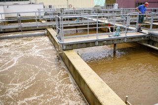 Le canton de Vaud poursuit son subventionnement pour le traitement des micropolluants dans les STEP vaudoises (image symbolique). KEYSTONE/LAURENT GILLIERON