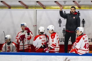 Luca Gianinazzi était énervé contre l'arbitrage à l'issue du derby de mardi soir à la Lonza Arena.