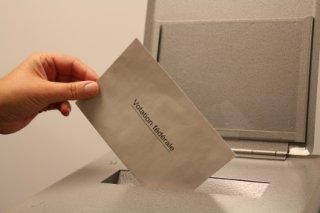 Cinq bulletins dans une enveloppe, pour l'instant tous valables mais le Tribunal fédéral tranchera