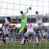 Kevin Fickenstcher s'interpose dans les airs lors de l'un des rares arrêts effectués au Stade de Genève
