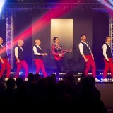 La revue satirique fribourgeoise Fribug est à voir à Ecuvillens jusqu'au 31 décembre, avec une représentation unique à Genève le 20 décembre.