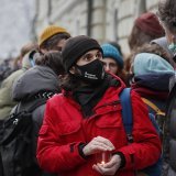 Défenseurs de Memorial massés devant le tribunal.