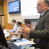 Le GHB circule en Suisse romande, même s'il n'y a pas une avalanche de cas, selon Marc Augsburger, responsable de l'Unité de toxicologie et de chimie forensiques.